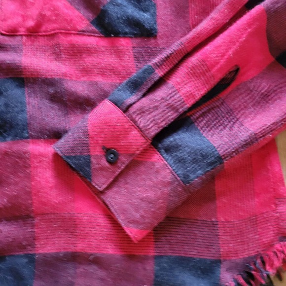 Cloth & Stone Shirt Women Small Red Black Buffalo Check Plaid Raw Hem Flannel - Picture 6 of 10